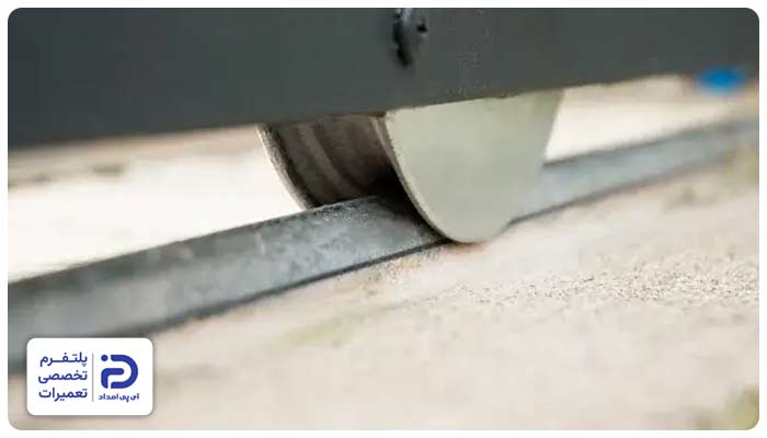 خارج شدن درب پارکینگ از ریل از دلایل بسته نشدن جک درب