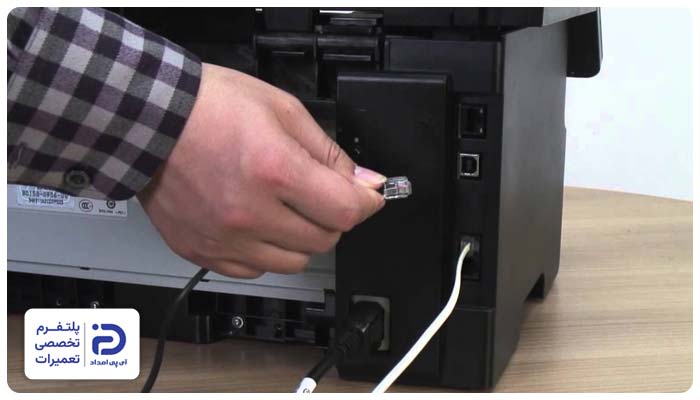 خرابی یا شل بودن کابل از دلایل پیدا نکردن پرینتر در ویندوز 10