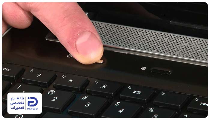 تجمع بار الکتریکی از دلایل تصویر نداشتن لپ تاپ